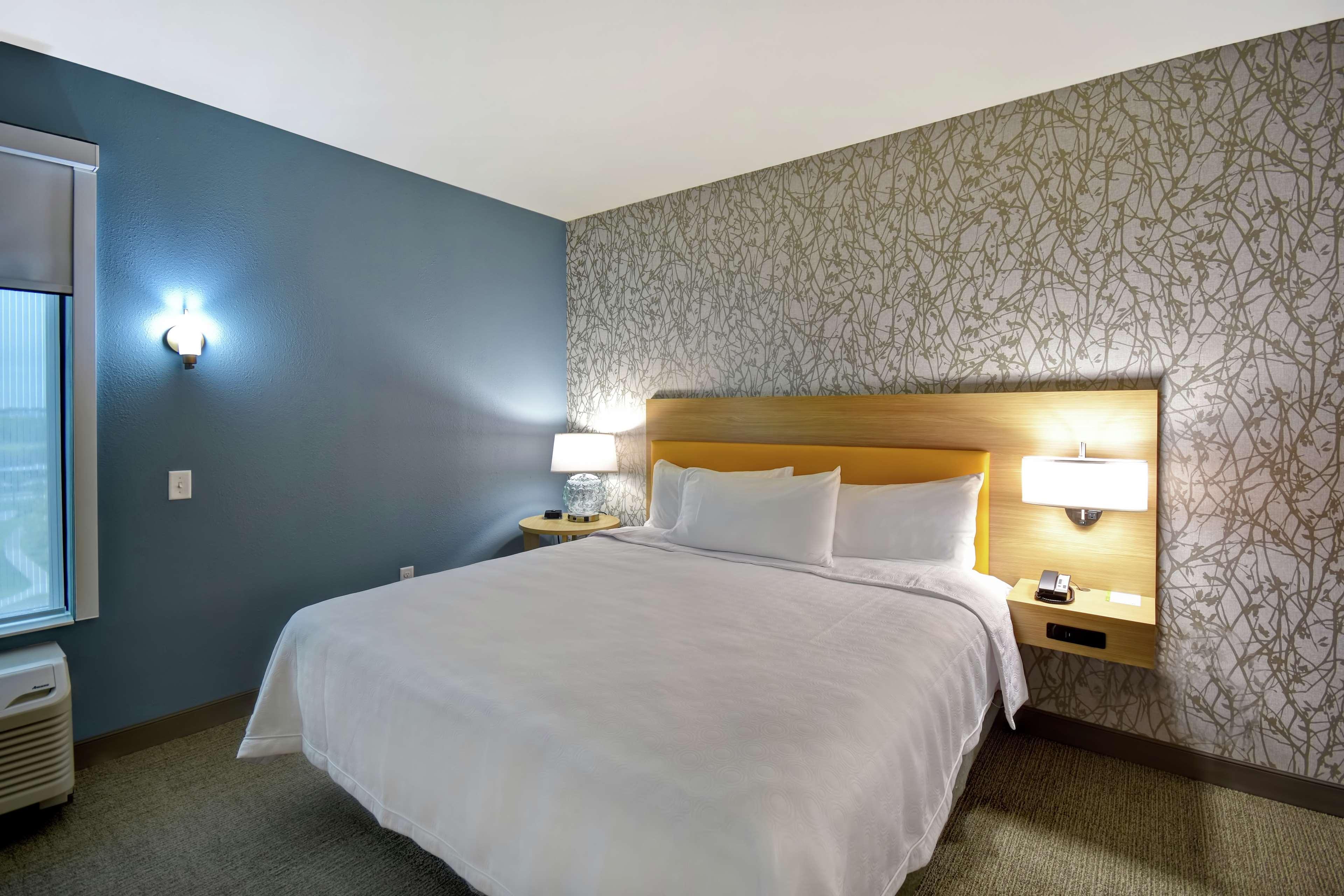 Hotel Home2 By Hilton Frankfort