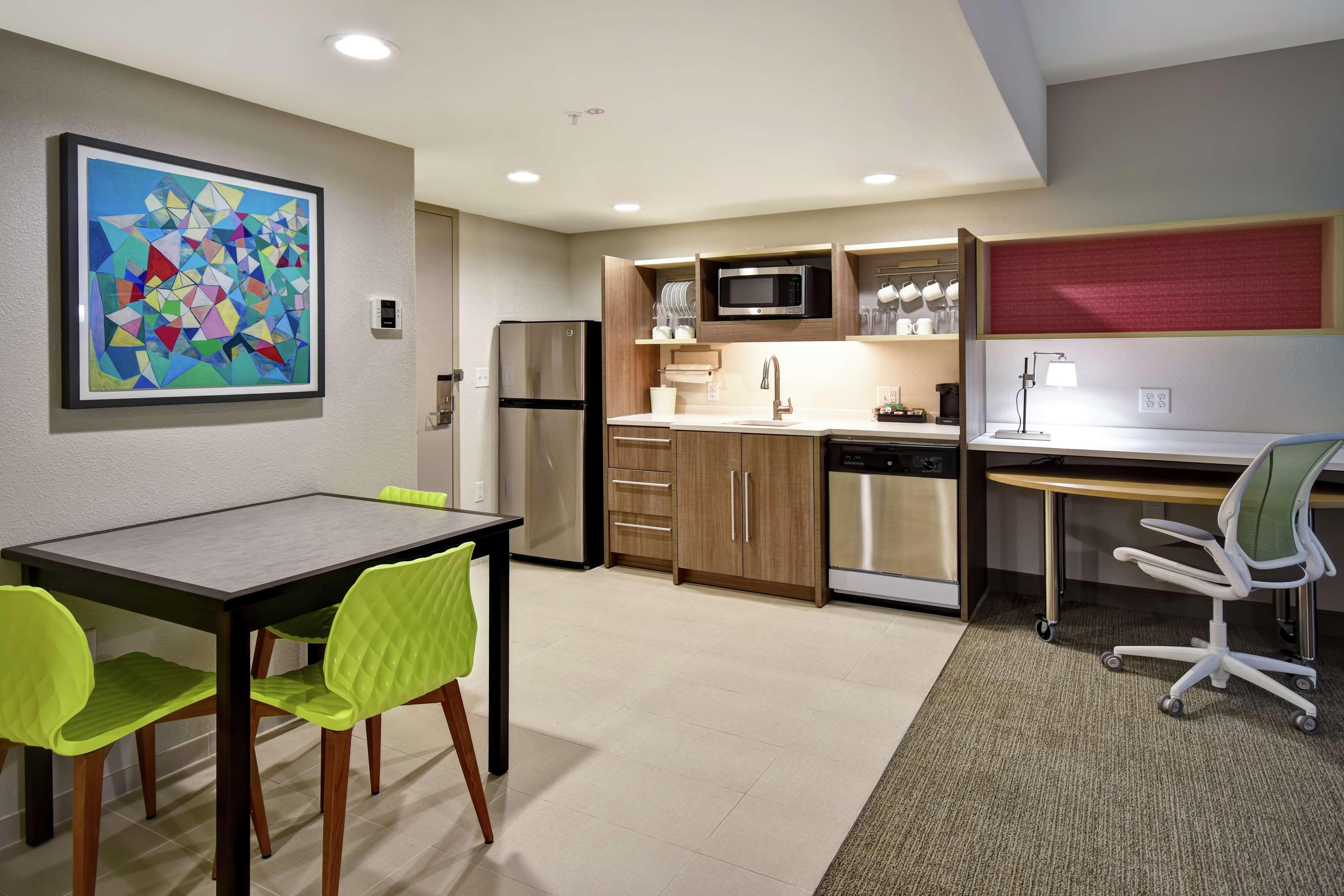 Hotel Home2 By Hilton